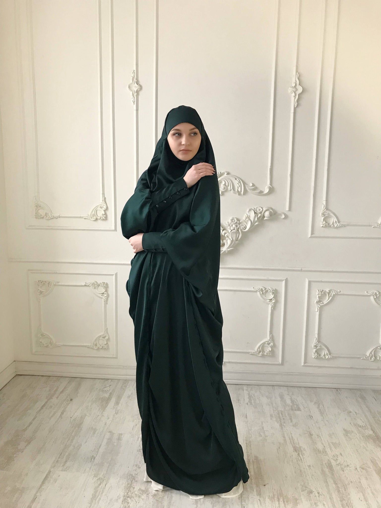 emerald green muslimah dress 2021 Luxury Emerald Green Oriental Arabic Green Velvet evening dress with Gold Lace Beads and Velvet Morrocan Kaftan